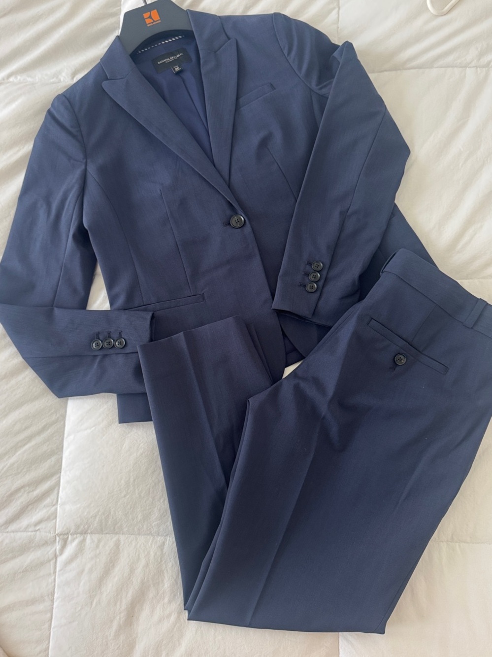 Banana Republic Women's Navy Tailored Blazer (6P) & Capri (4P) Trousers Set